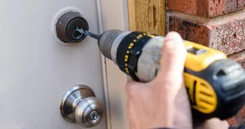 Security Locksmith Services Cambridge, MA 617-514-9936 Security Locksmith Services Cambridge, MA 617-514-9936 - 13-Key-Broke-In-Lock